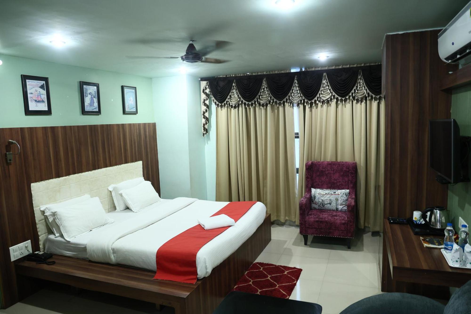 Hotel Bhubaneswari Classic Brahmapur Ngoại thất bức ảnh