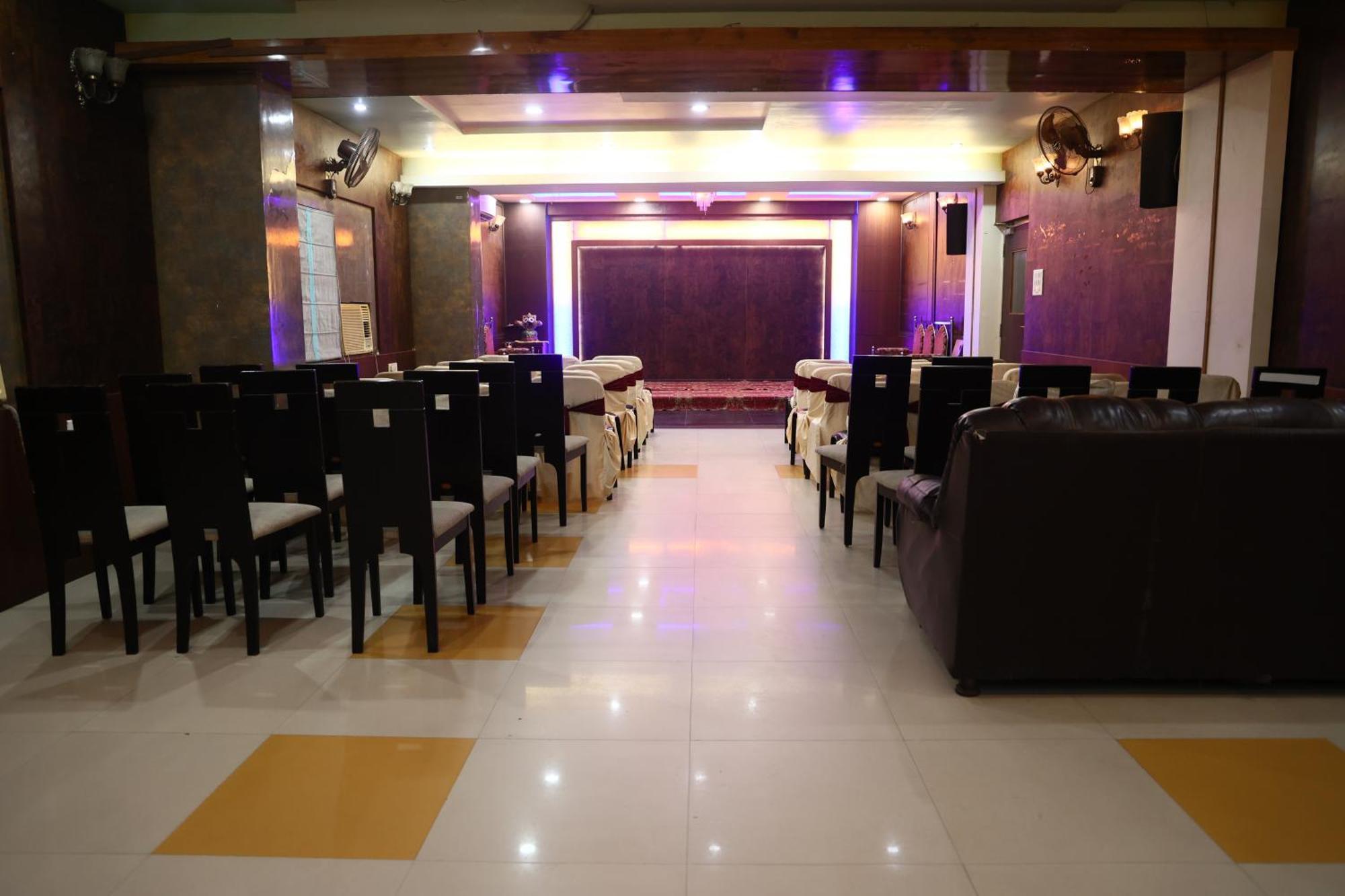 Hotel Bhubaneswari Classic Brahmapur Ngoại thất bức ảnh