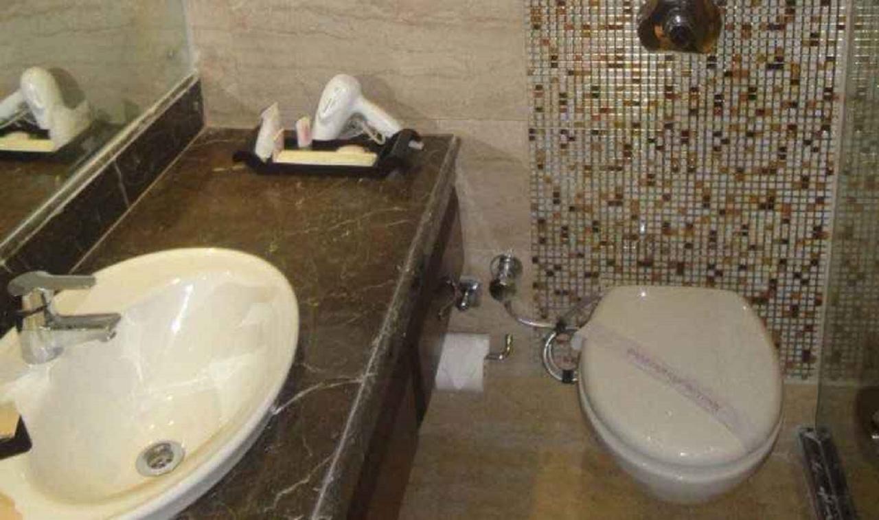 Hotel Bhubaneswari Classic Brahmapur Ngoại thất bức ảnh